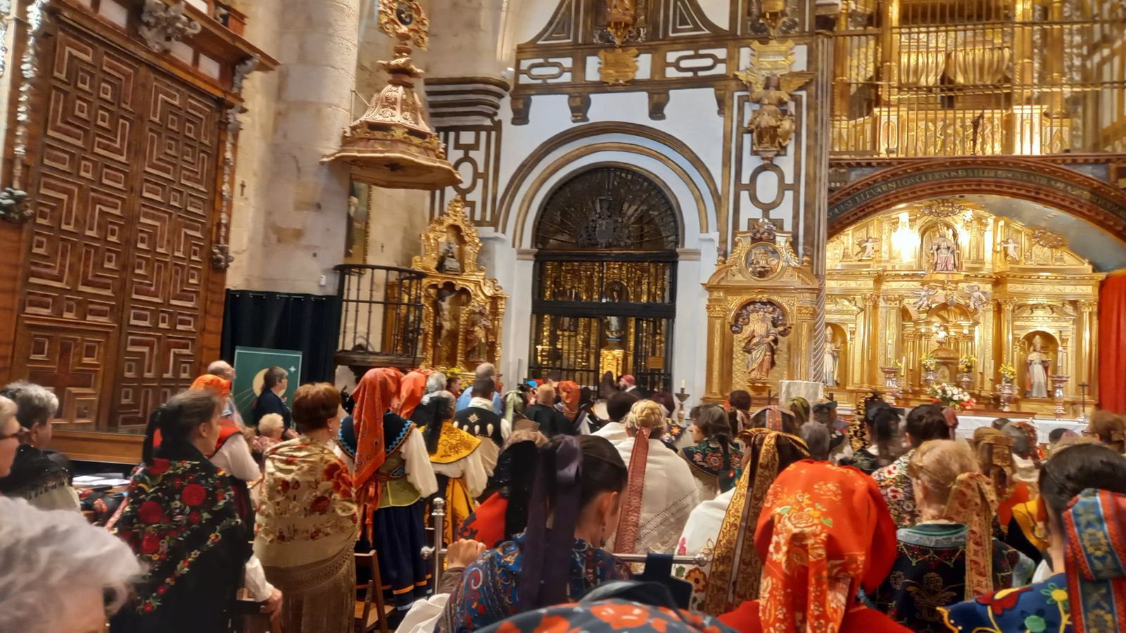 Misa Tradicional Zamorana en la iglesia de San Ildefonso