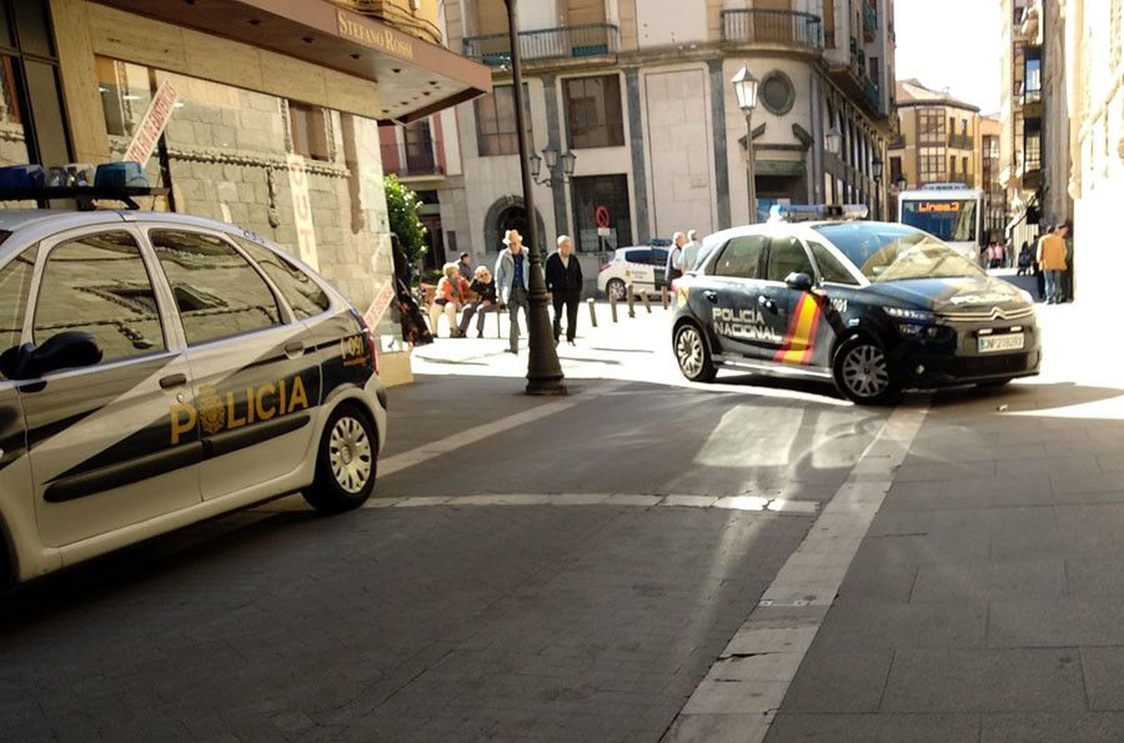 Audiencia policia detenido