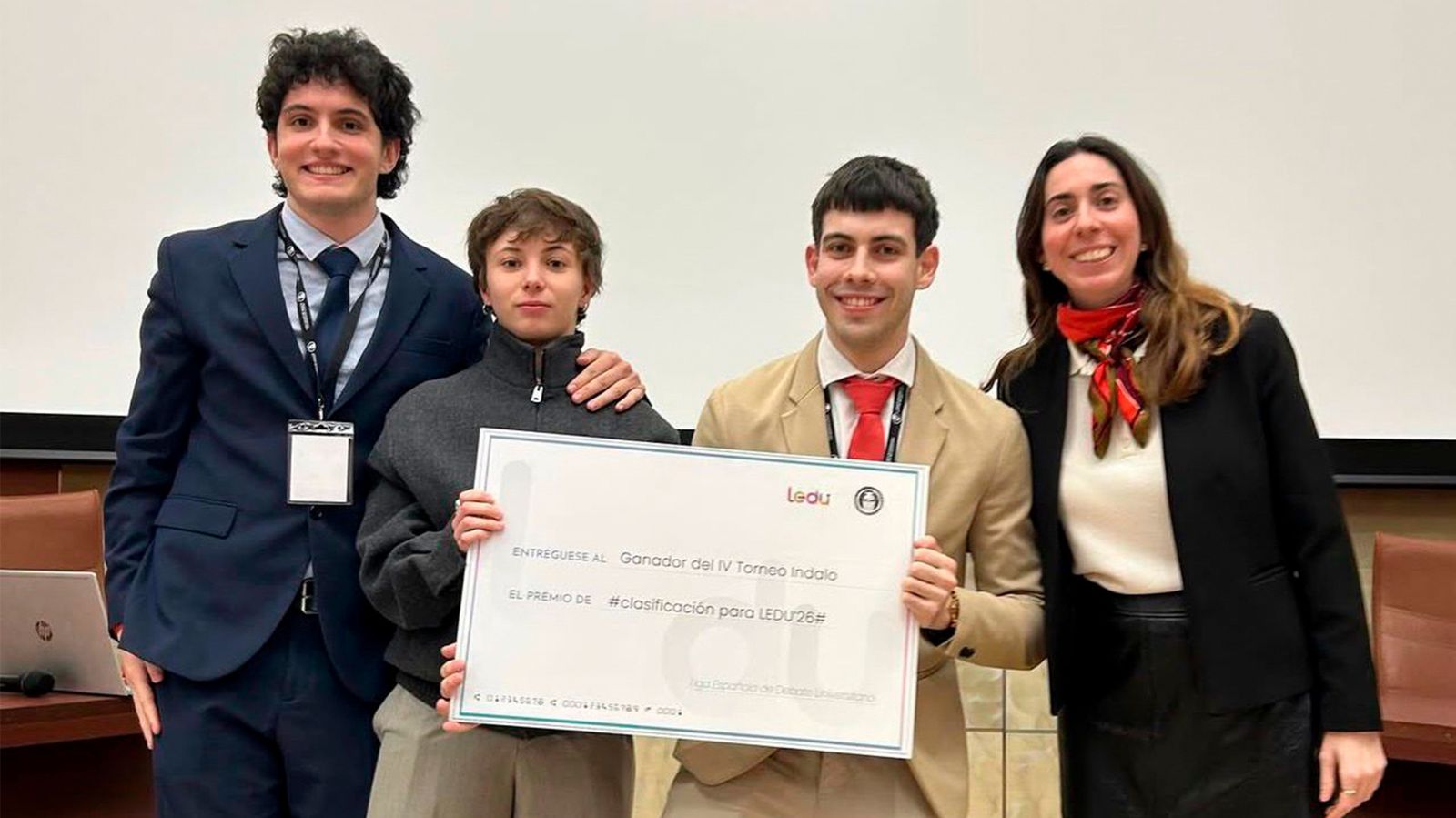 Equipo de la Asociación de Debate Universitario de Salamanca