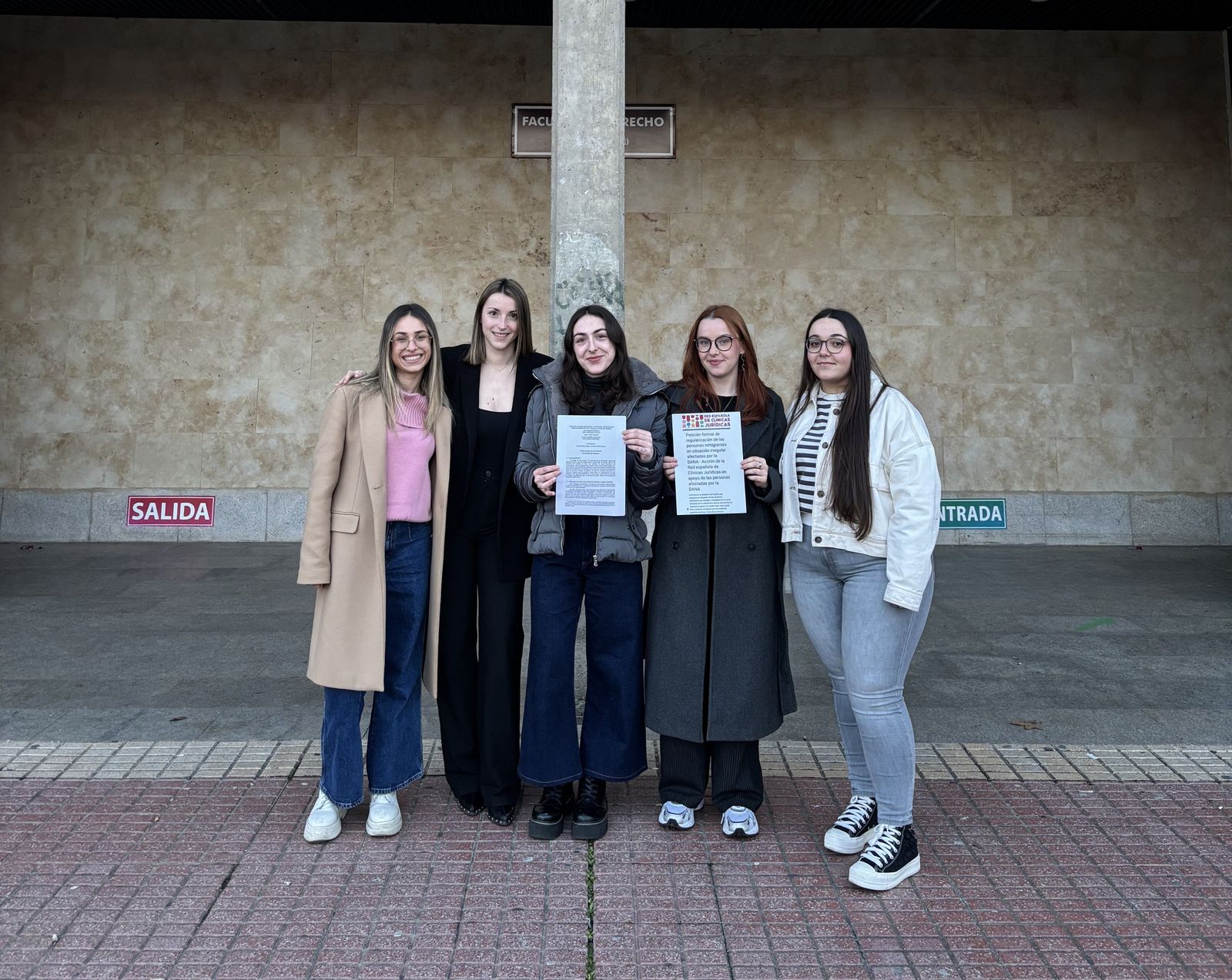 Este logro es resultado del trabajo de las alumnas Lidia Enrique Fernández, Gema Hortigüela Chicote, Nerea López Vergara, Patricia Mariño Gonçalves y Sara Moreira Hernández, coordinadas por las profesoras Antonia Durán Ayago y Nuria del Álamo Gómez Este logro es resultado del trabajo de las alumnas Lidia Enrique Fernández, Gema Hortigüela Chicote, Nerea López Vergara, Patricia Mariño Gonçalves y Sara Moreira Hernández, coordinadas por las profesoras Antonia Durán Ayago y Nuria del Álamo Gómez