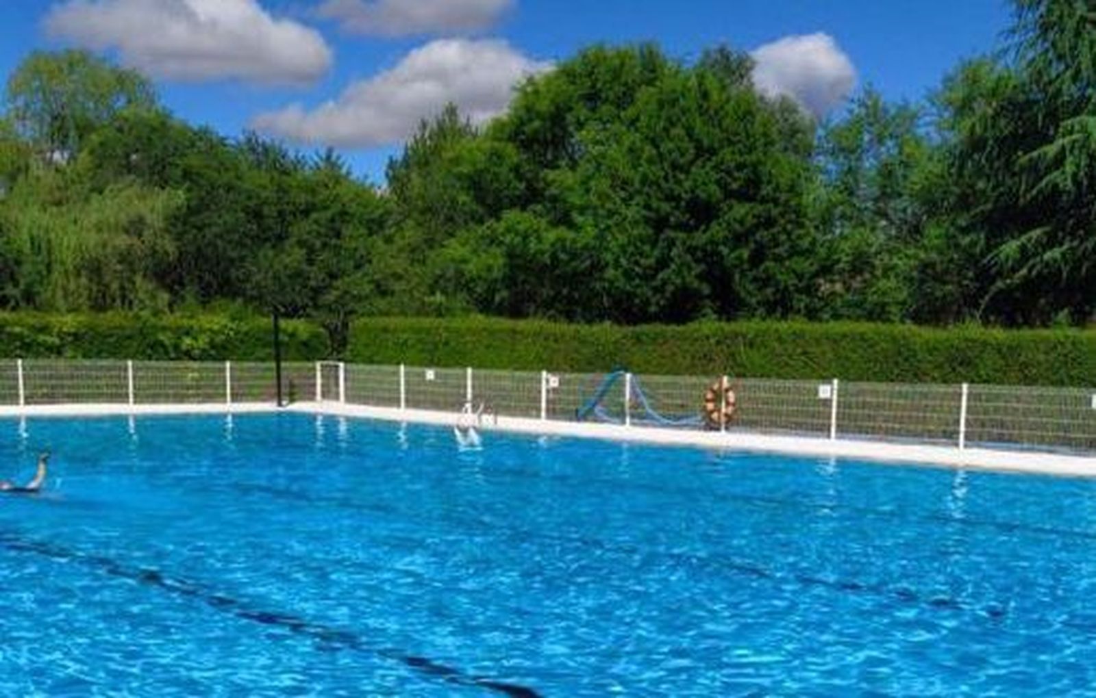 Piscina serradilla del arroyo