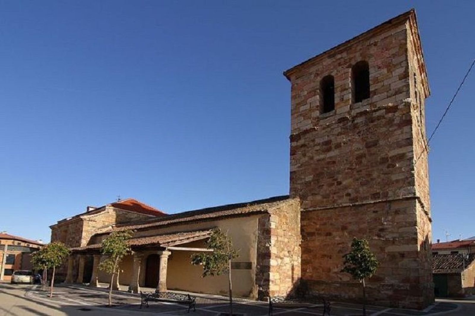 Iglesia de Calvarrasa de Abajo