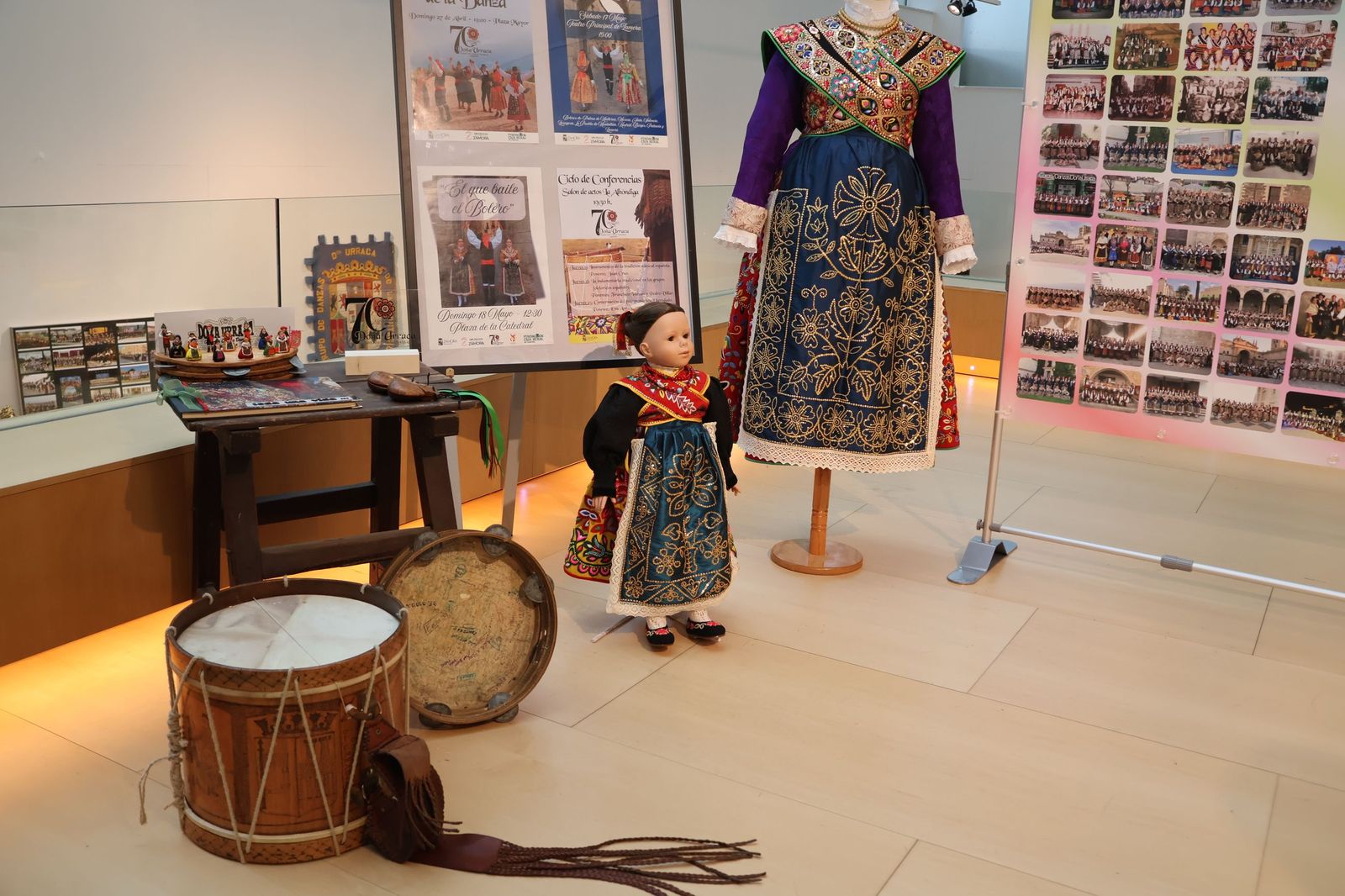 Los recuerdos de 70 años del grupo Doña Urraca en imágenes