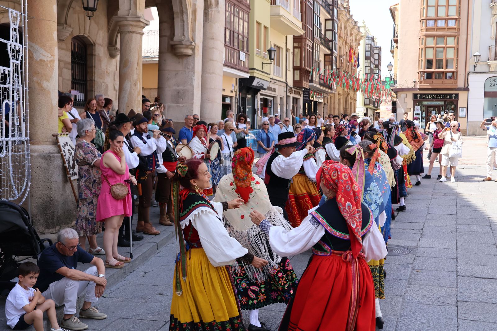 grupo-bajo-duero-en-la-xxxii-muestra-de-folklore-24