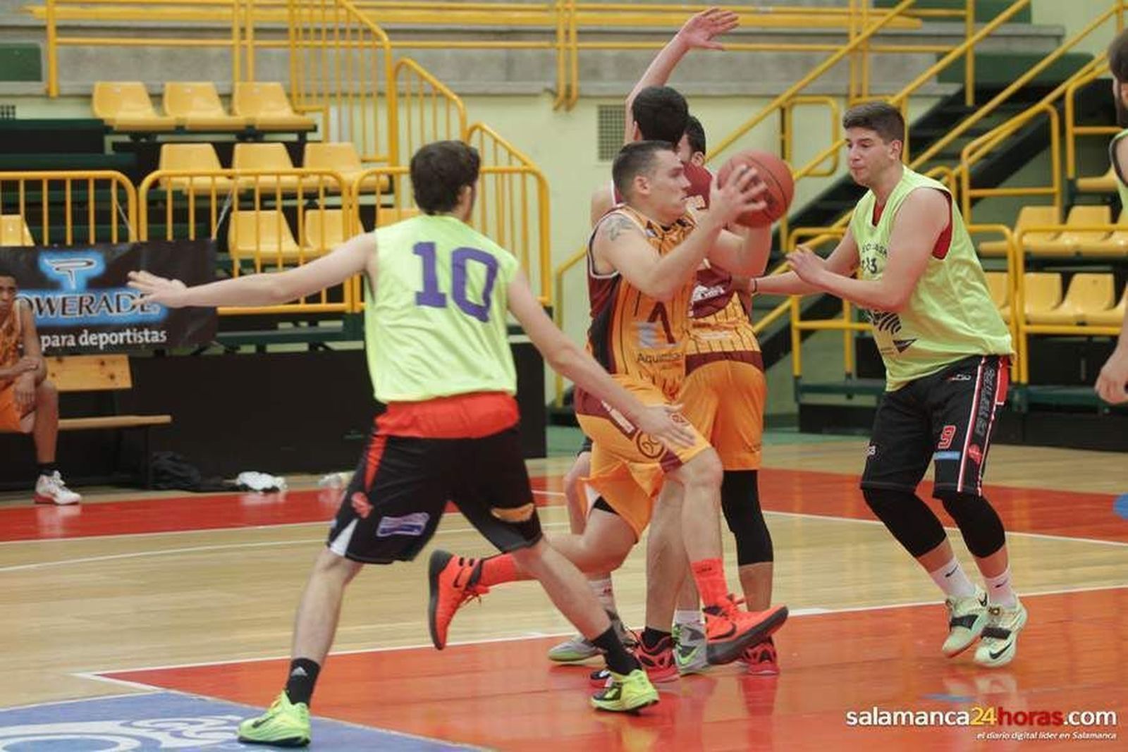 El Carbajosa Basket se lleva un bonito duelo ante el CB Tormes