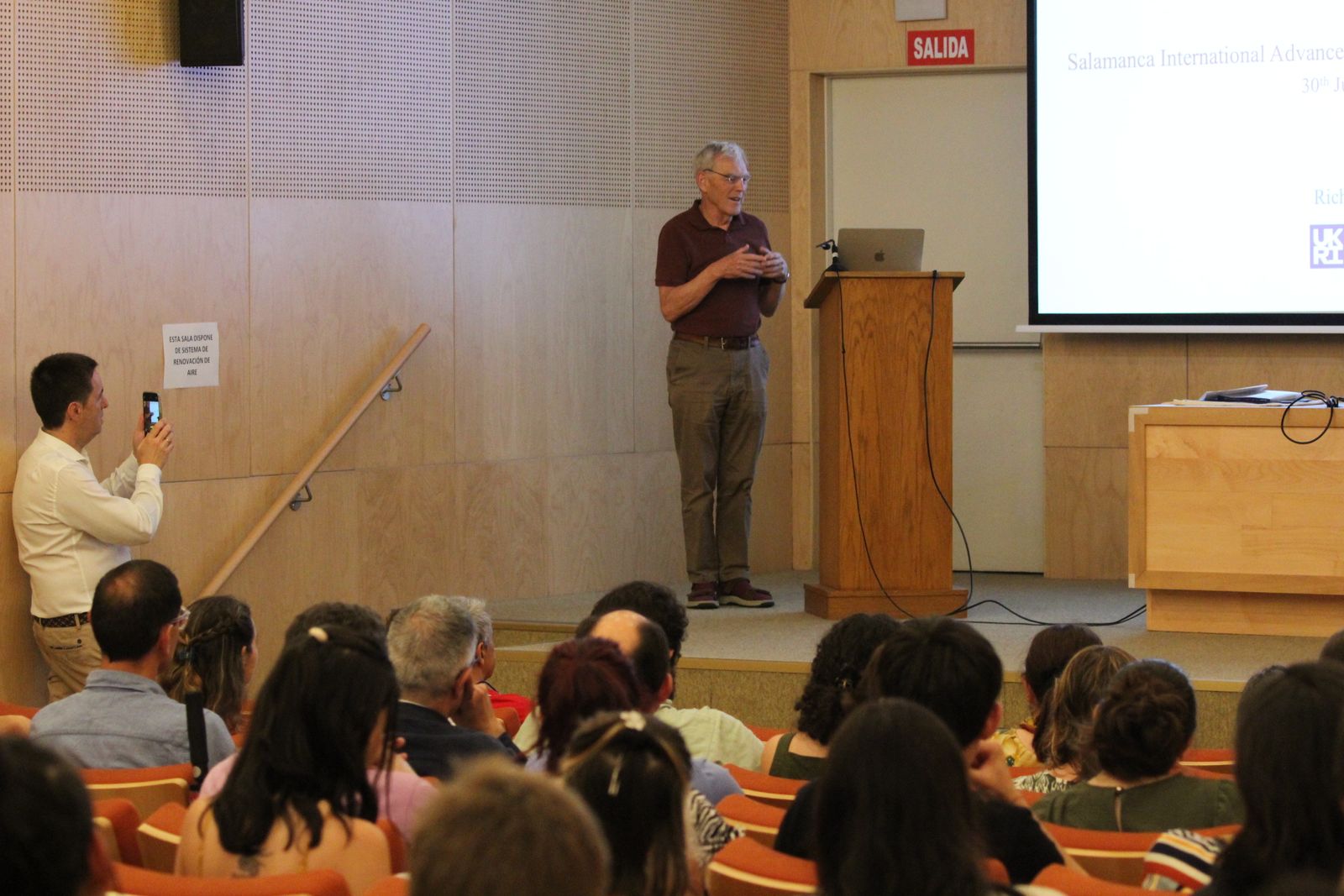 Richards Henderson, premio Nobel, visita Salamanca I Curso Internacional avanzado en Biofísica y Biología Estructural (BiophySAL)