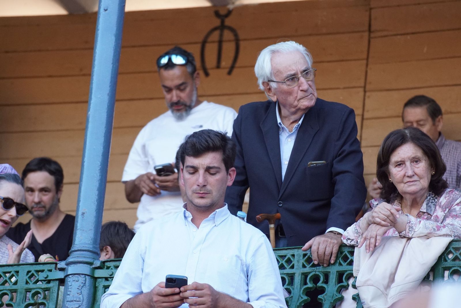 Así han vivido los salmantinos el primer festejo de la feria taurina 2025: imágenes del ambiente en los tendidos y en el patio de cuadrillas