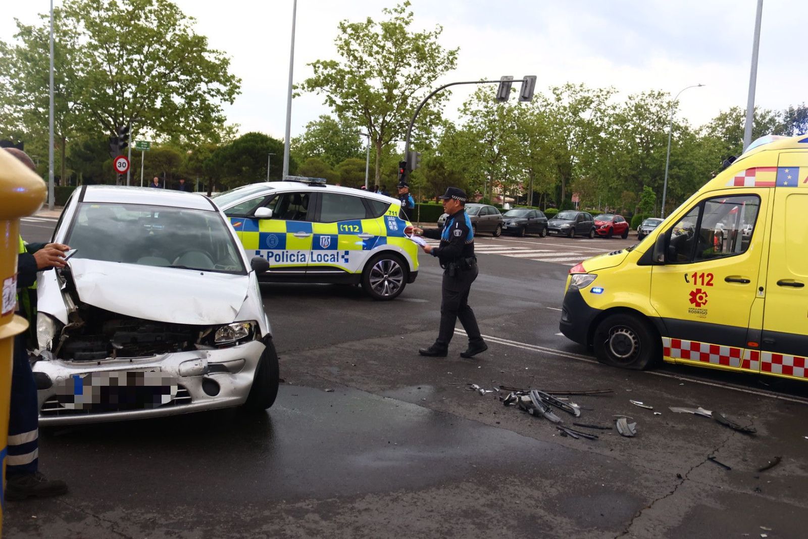 Colisión entre una ambulancia y dos vehículos en Salamanca