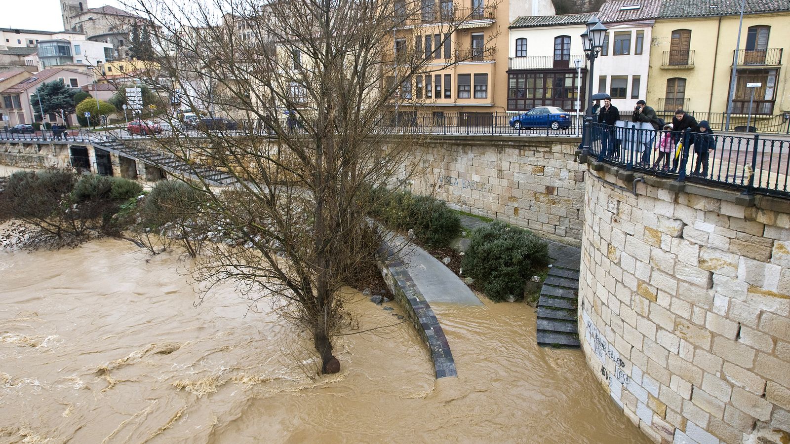 Crecida del Río Duero a su paso por la ciudad de Zamora en 2010