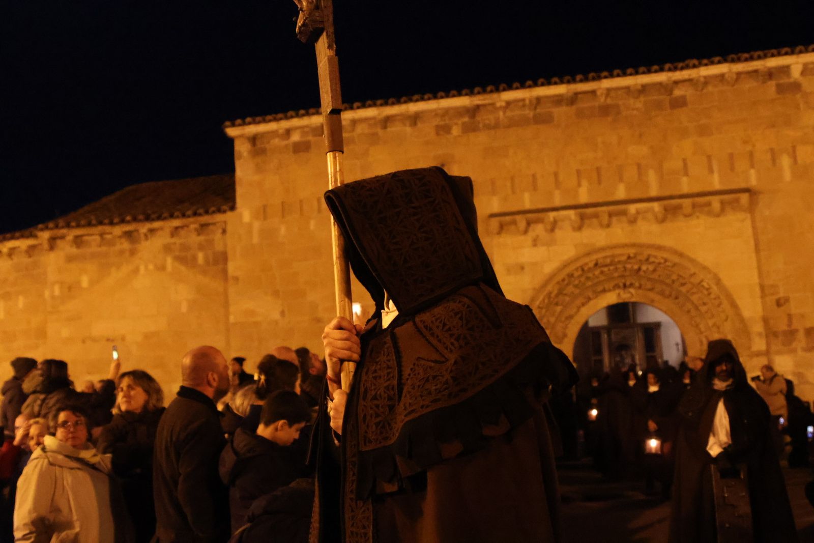 GALERÍA | Revive en imágenes la procesión de las Capas Pardas