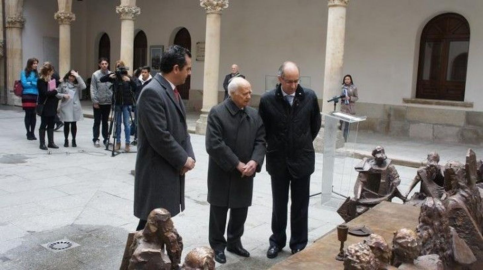 Venancio Blanco trae la Sagrada Cena al Patio de La Salina como preámbulo de la llegada de toda su obra a Salamanca