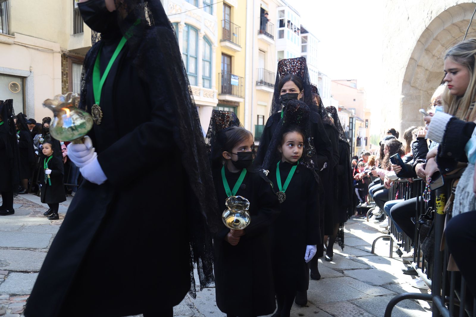 procesion-de-la-virgen-de-la-esperanza-2022-foto-maria-lorenzo-24
