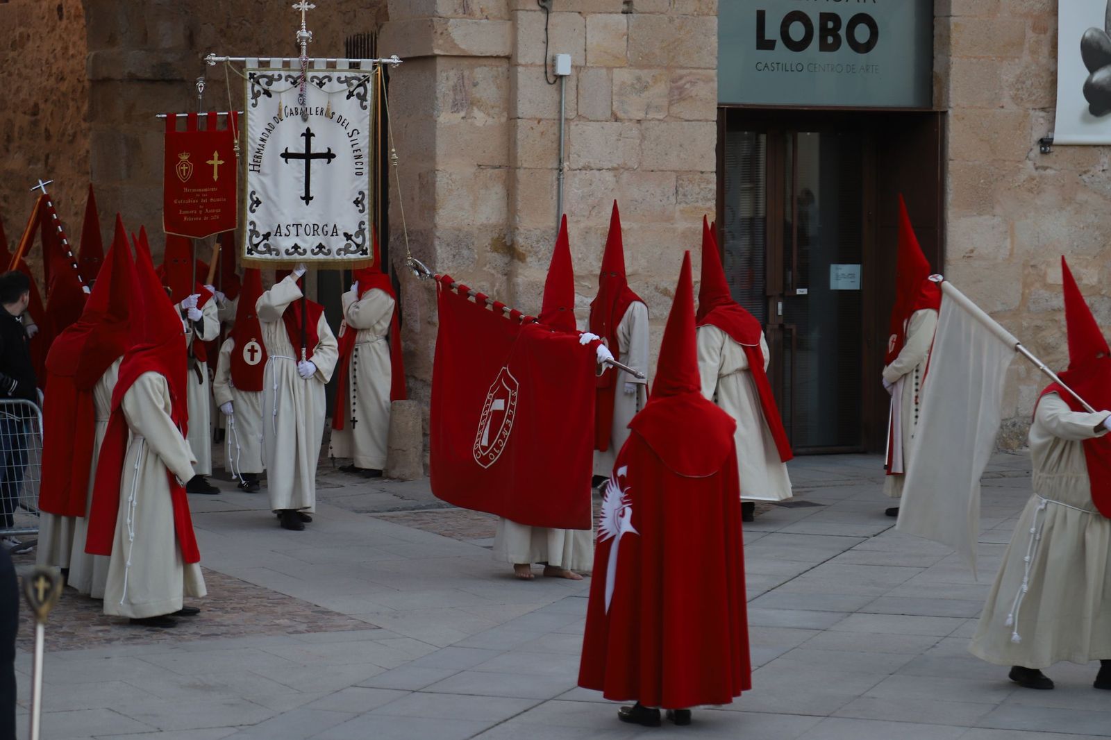 GALERÍA | Revive en imágenes la procesión del Silencio