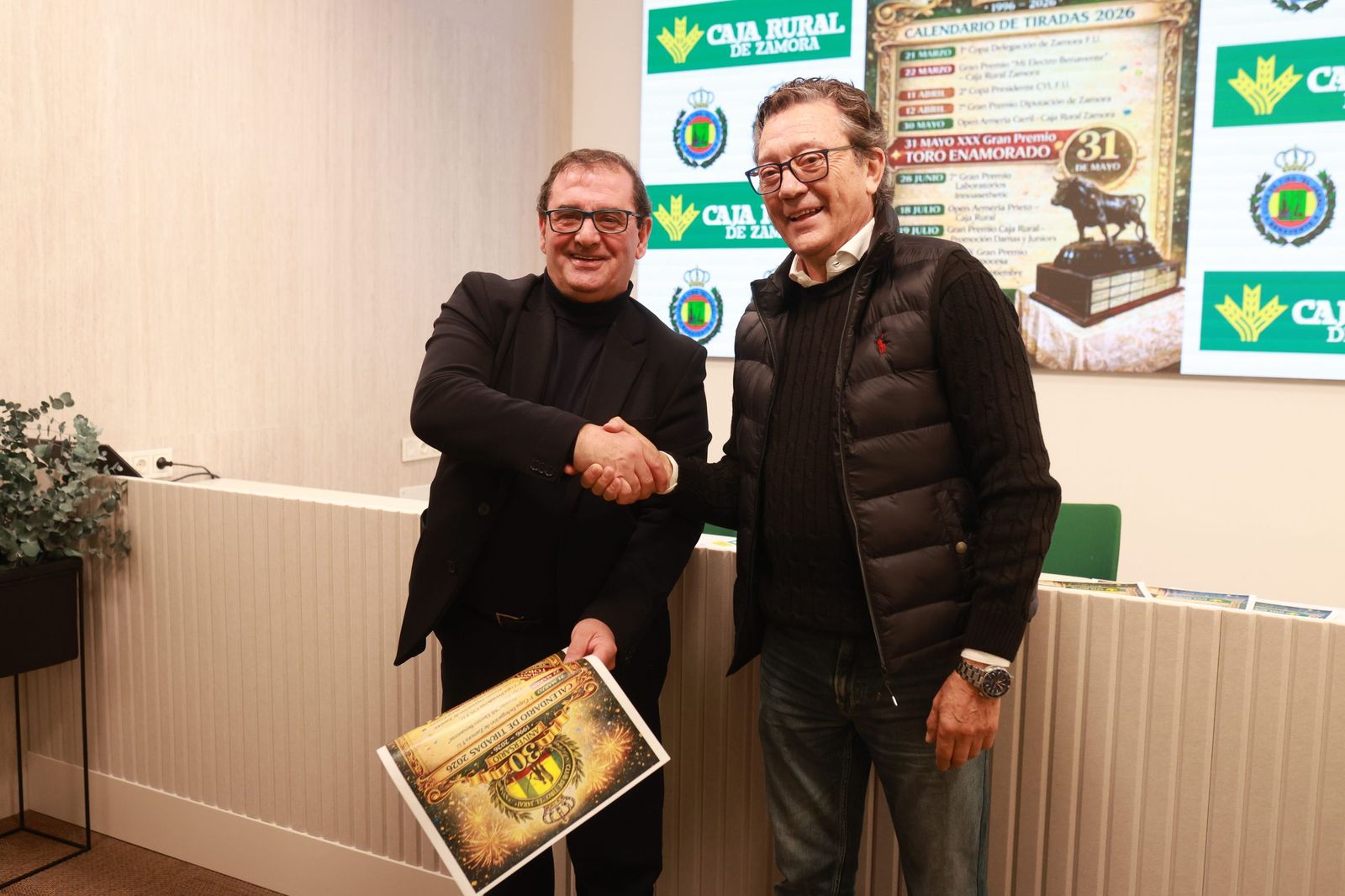 Caja Rural de Zamora renueva su patrocinio al Club de Tiro ‘El Jaral’, de Benavente