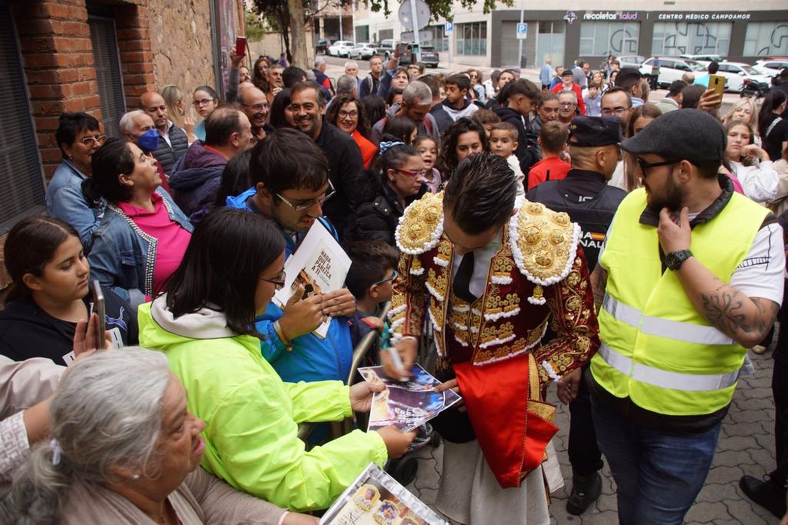 ambiente-en-el-patio-de-cuadrillas-de-la-glorieta-sabado-16-de-septiembre-31