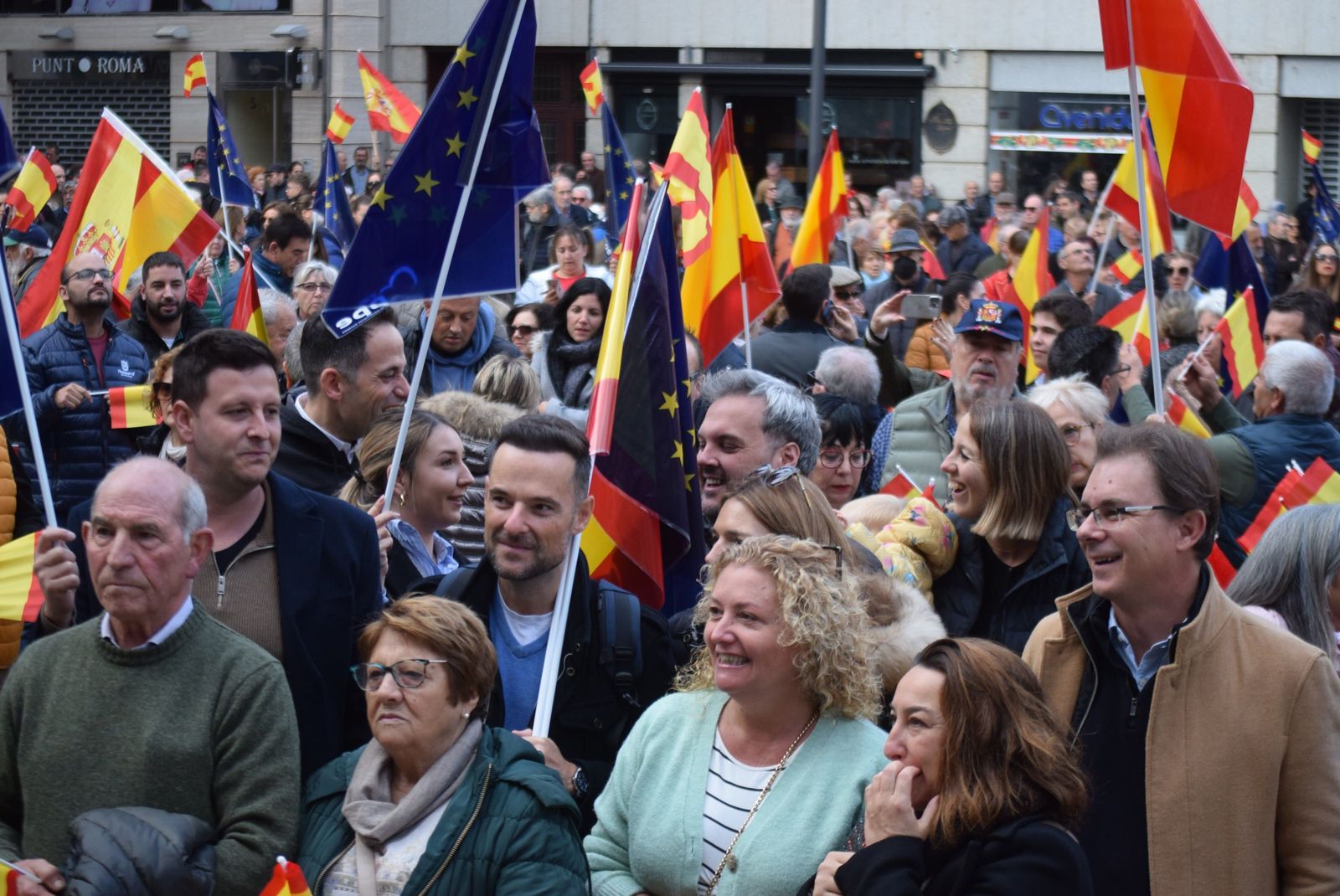 concentracion-del-pp-contra-la-amnistia-17