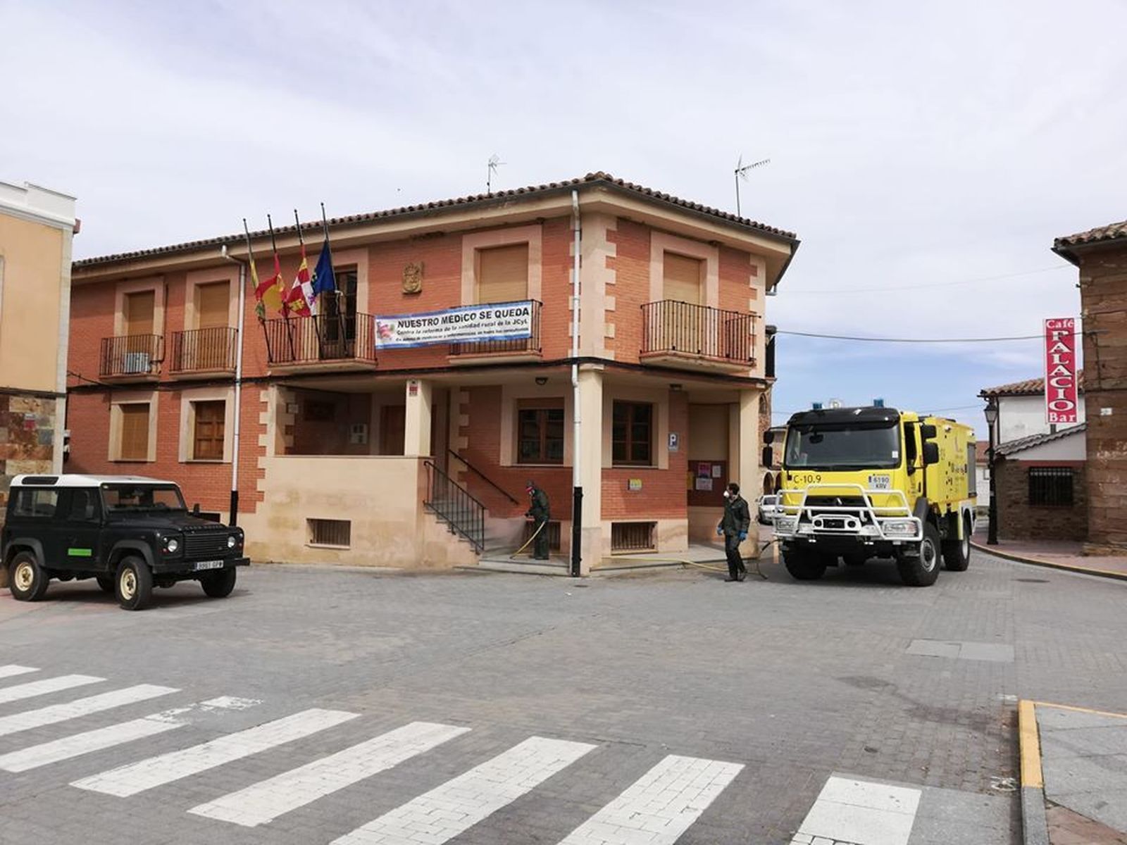 Ayto. Tábara. 24 04 2020 Tareas de fumigación Covid 19