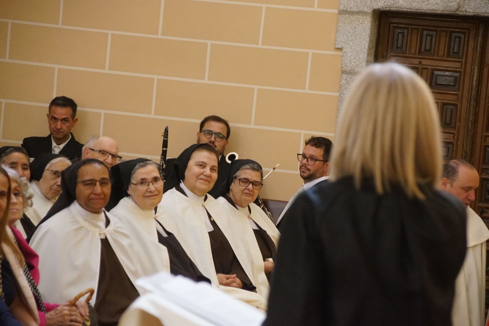 Alba nombra hijo adoptivo al prior Miguel Angel González  (14).jpeg