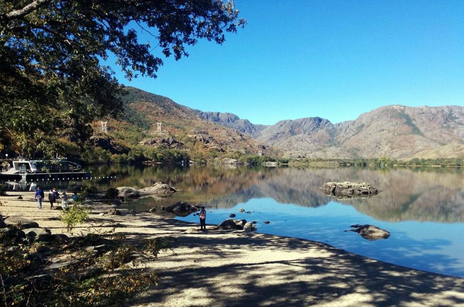 Lago de Sanabria Lago de Sanabria