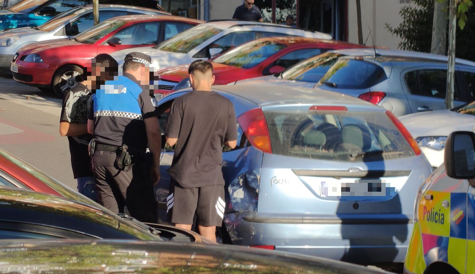 Un accidente con dos vehículos implicados en el parking de la calle Radio