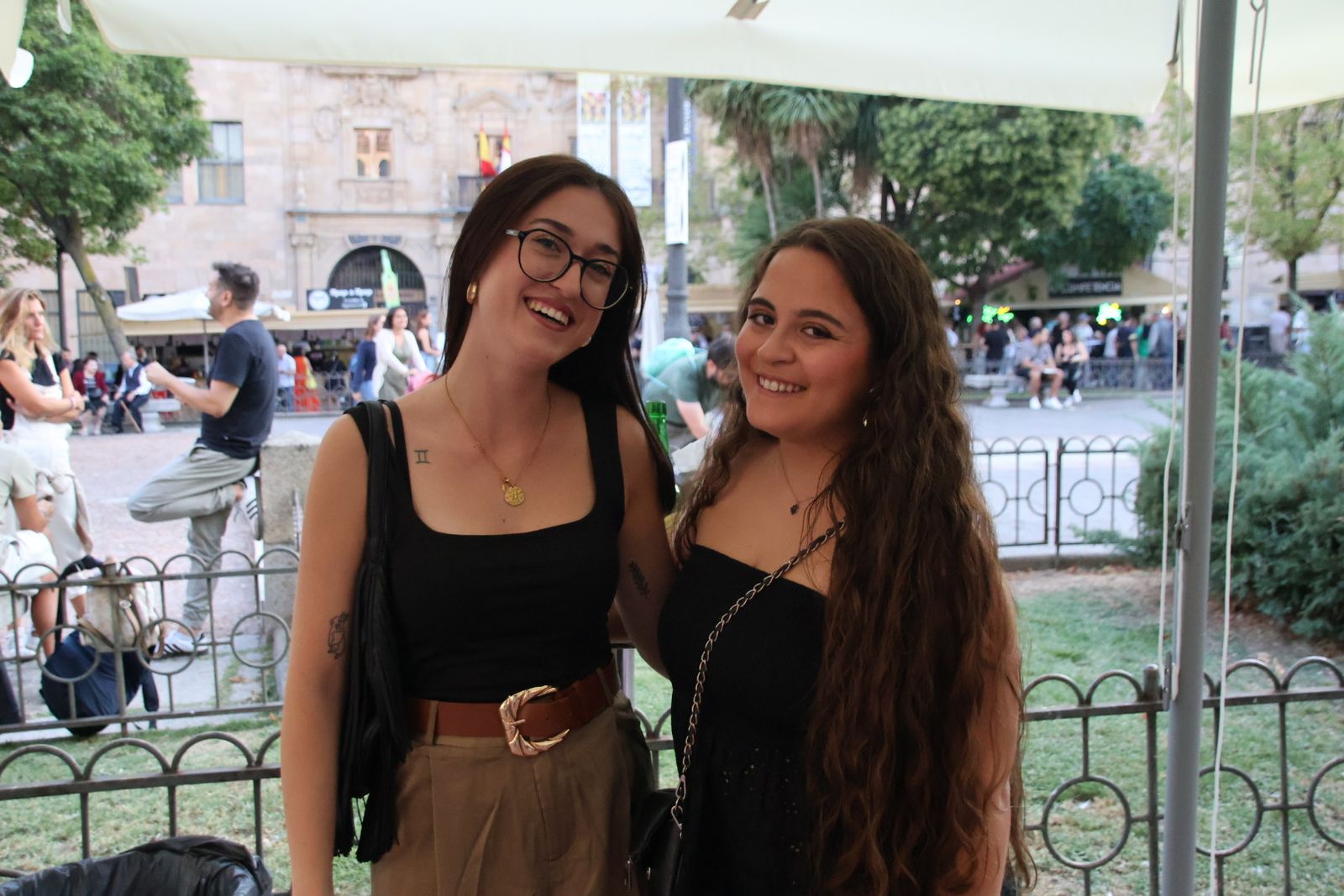 Ambiente de las casetas el  jueves por la tarde noche