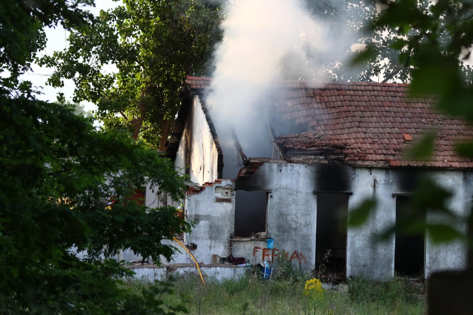 Incendio en una casa abandonada en Santa Marta