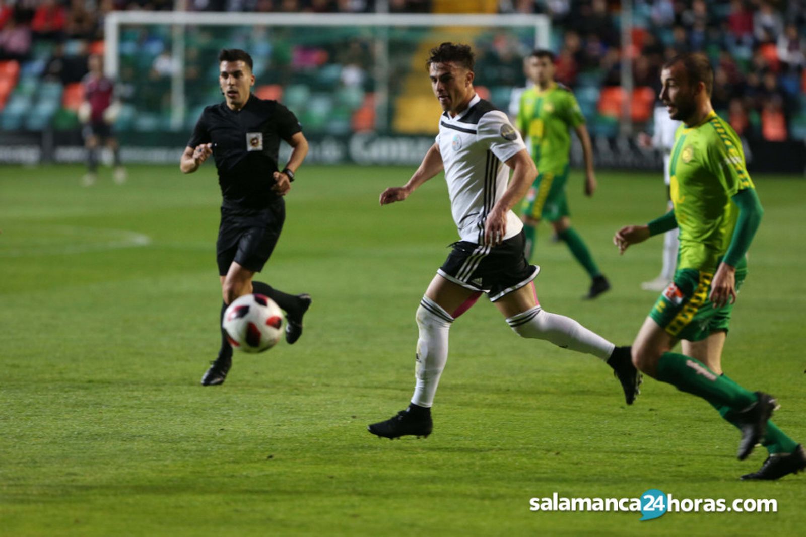 Asdrúbal, en un derbi entre el Salamanca CF UDS y Unionistas