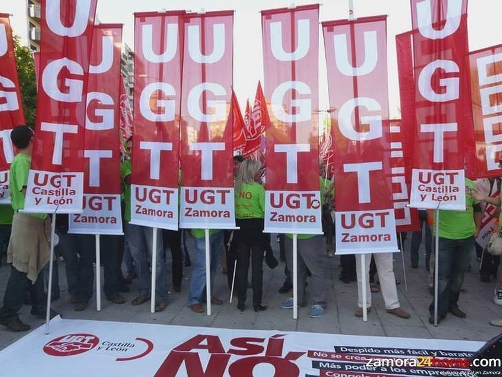 Un centenar de trabajadores de Tragsa en Zamora se suma hoy en Madrid a una huelga de 24 horas