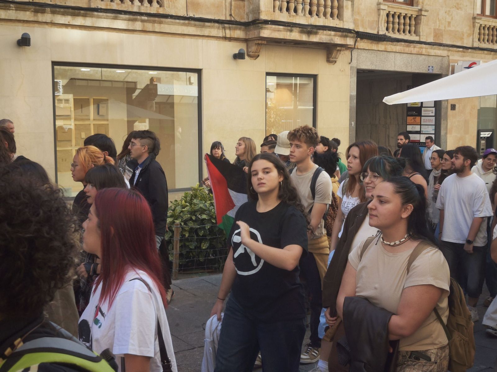 Los estudiantes de Salamanca recorren Salamanca alzando la voz por Palestina