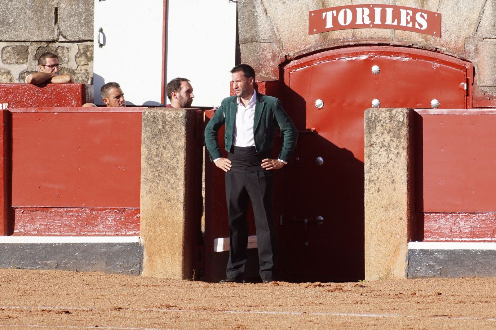Así se ha vivido la primera corrida de la feria 2025 en La Glorieta: imágenes del ambiente en los tendidos y en el patio de cuadrillas