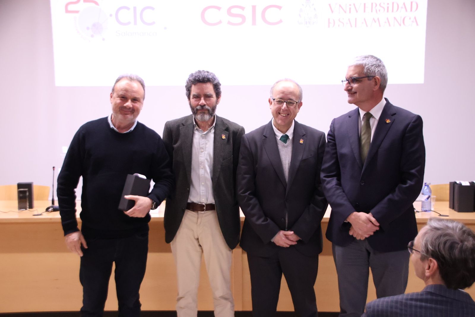 El Centro de Investigación del Cáncer (CIC) organiza un homenaje al personal que cumple 25 años