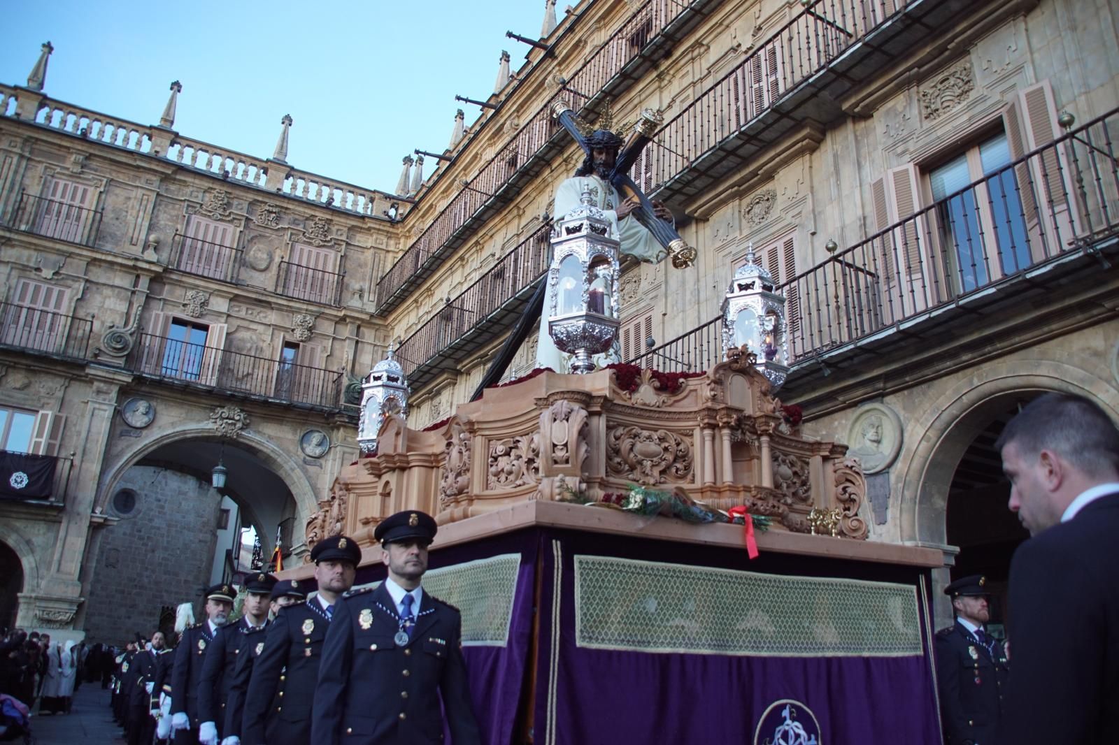 Las imágenes de la emotiva procesión de la Dominicana sin el Cristo de la Buena Muerte (11).jpeg