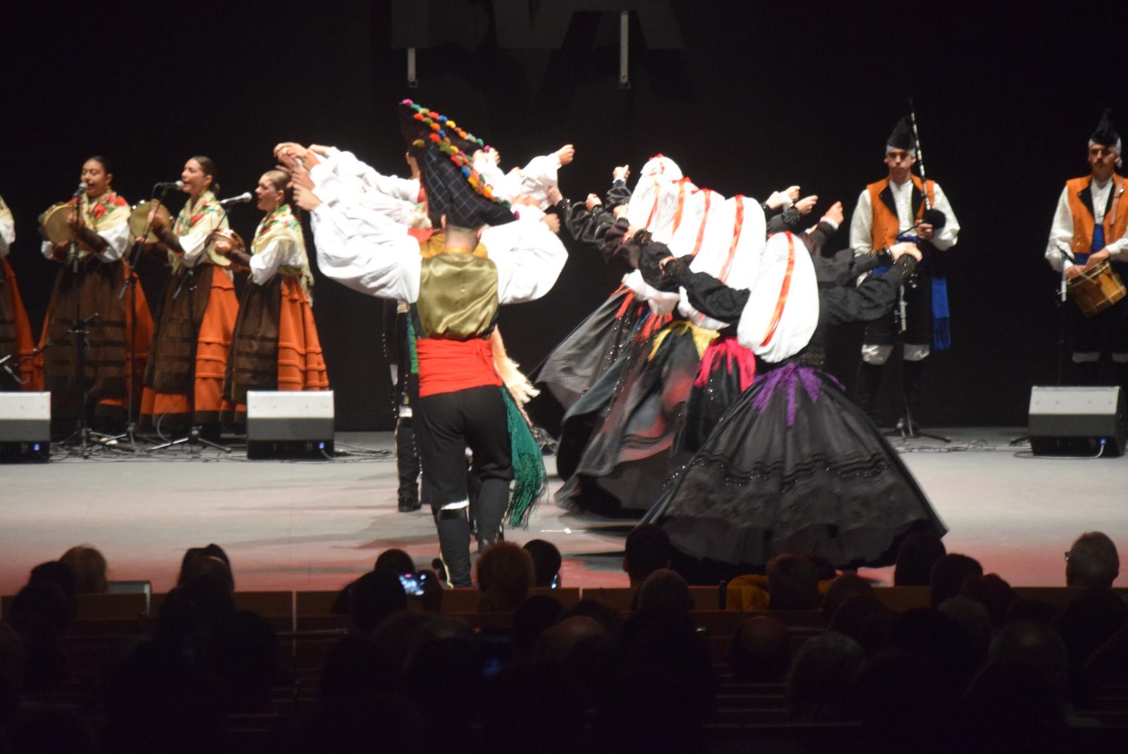 gala-de-clausura-del-festival-internacional-de-folklore-de-zamora-44