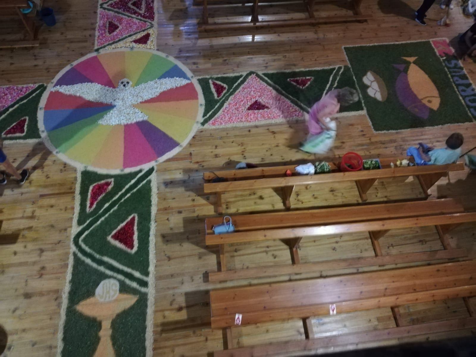 alfombra-por-el-corpus-en-la-iglesia-de-el-perdigon-1