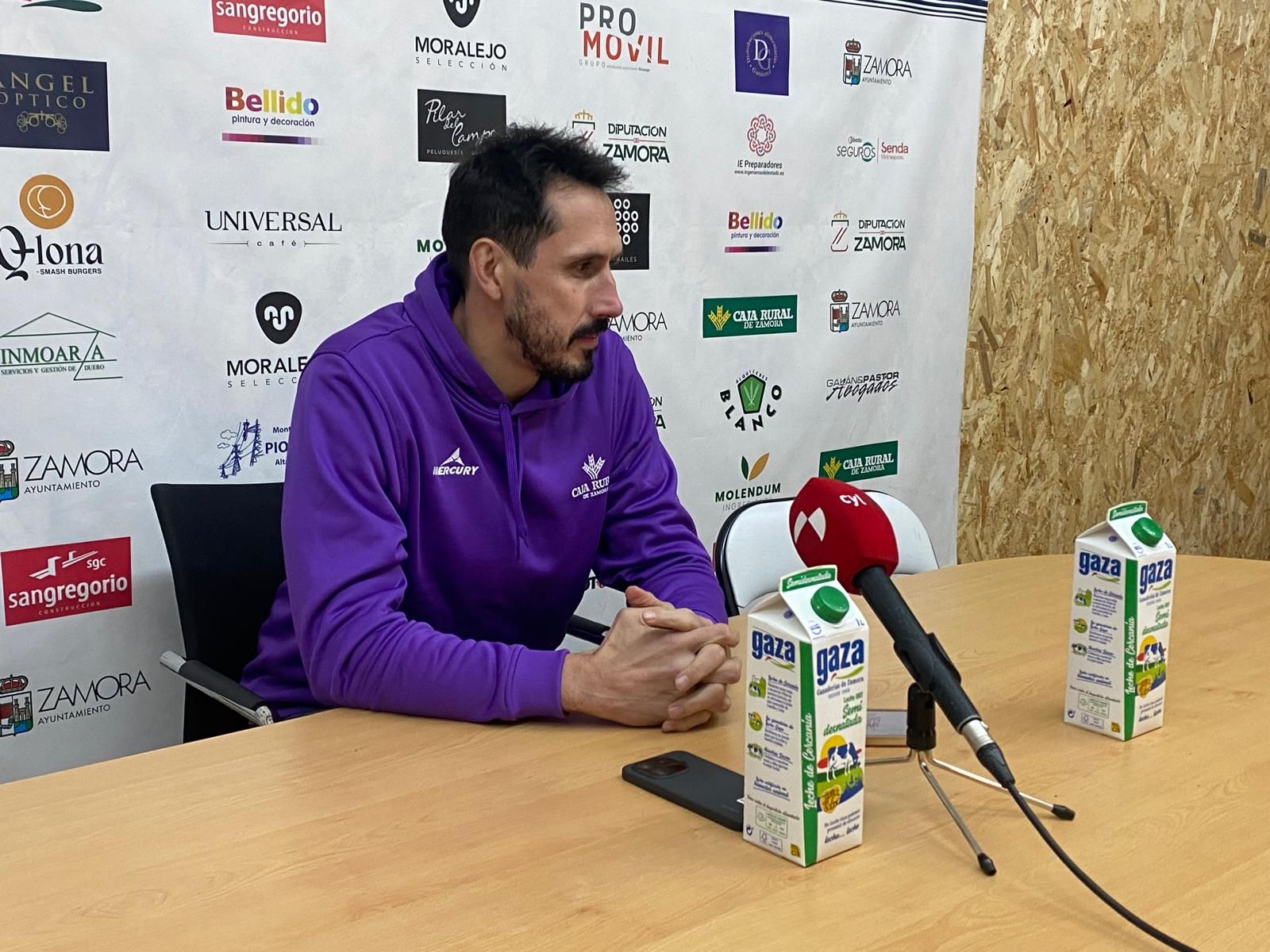 El jugador Fernando Ruiz en rueda de prensa