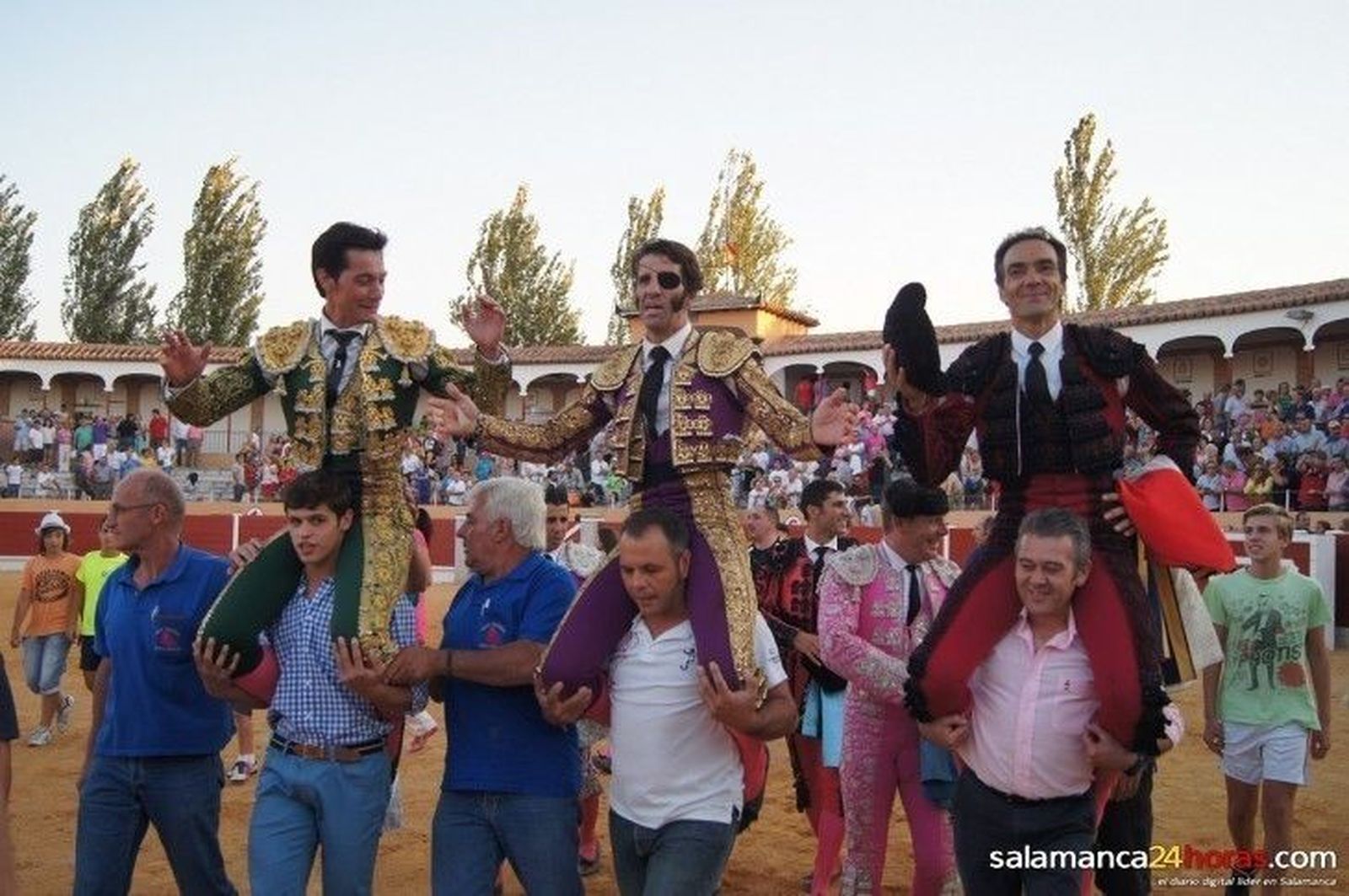 Padilla, El Cid y Juan Andrés salen por la Puerta Grande en Peñaranda