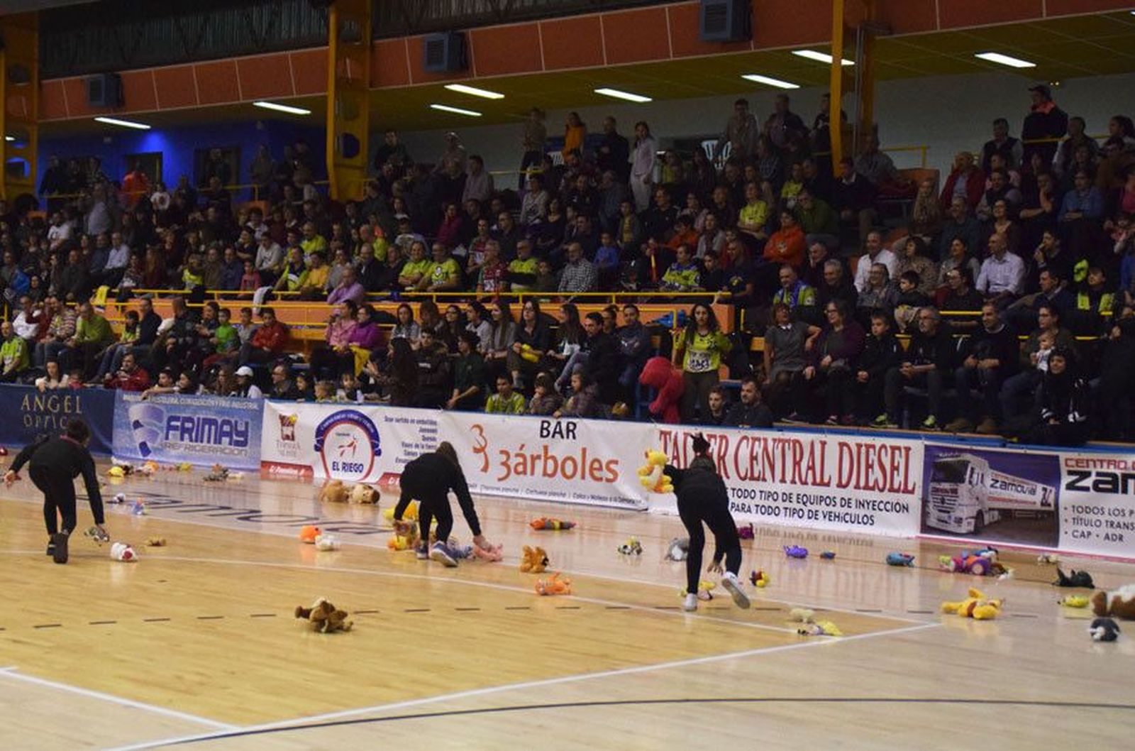 Lluvia peluches bmzamora torrelavega