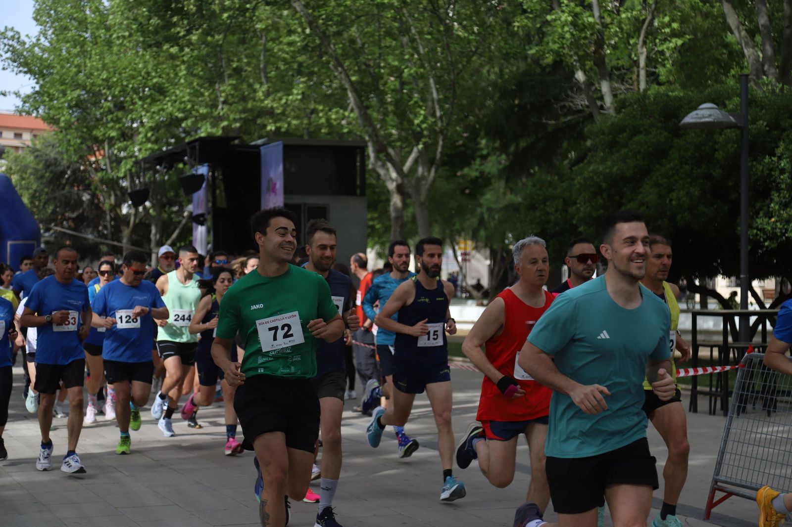 Carrera y marcha por el Día de Castilla y León en Zamora