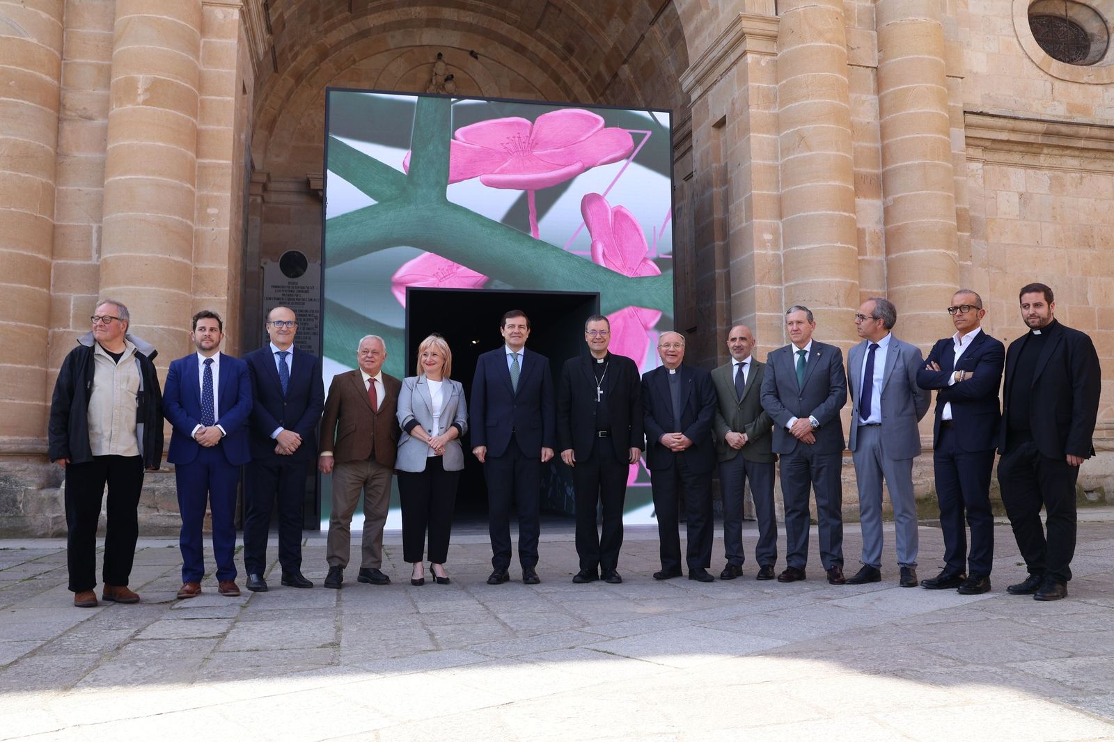 GALERÍA | La visita de Alfonso Fernández Mañueco a la Catedral de Zamora, en imágenes