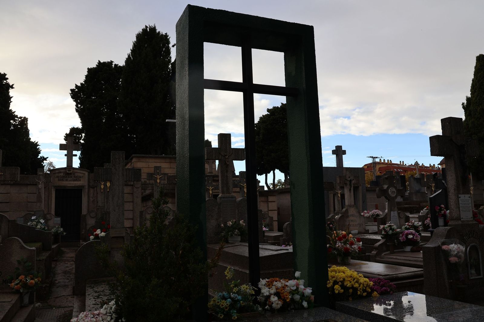 Los misterios del Cementerio municipal de San Atilano