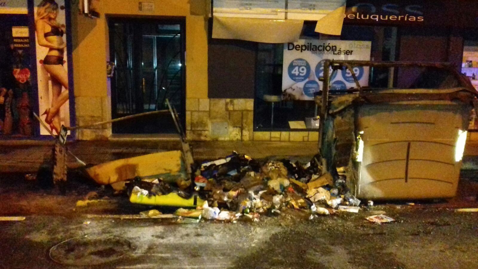 Madrugada de vandalismo en la calle Argentina