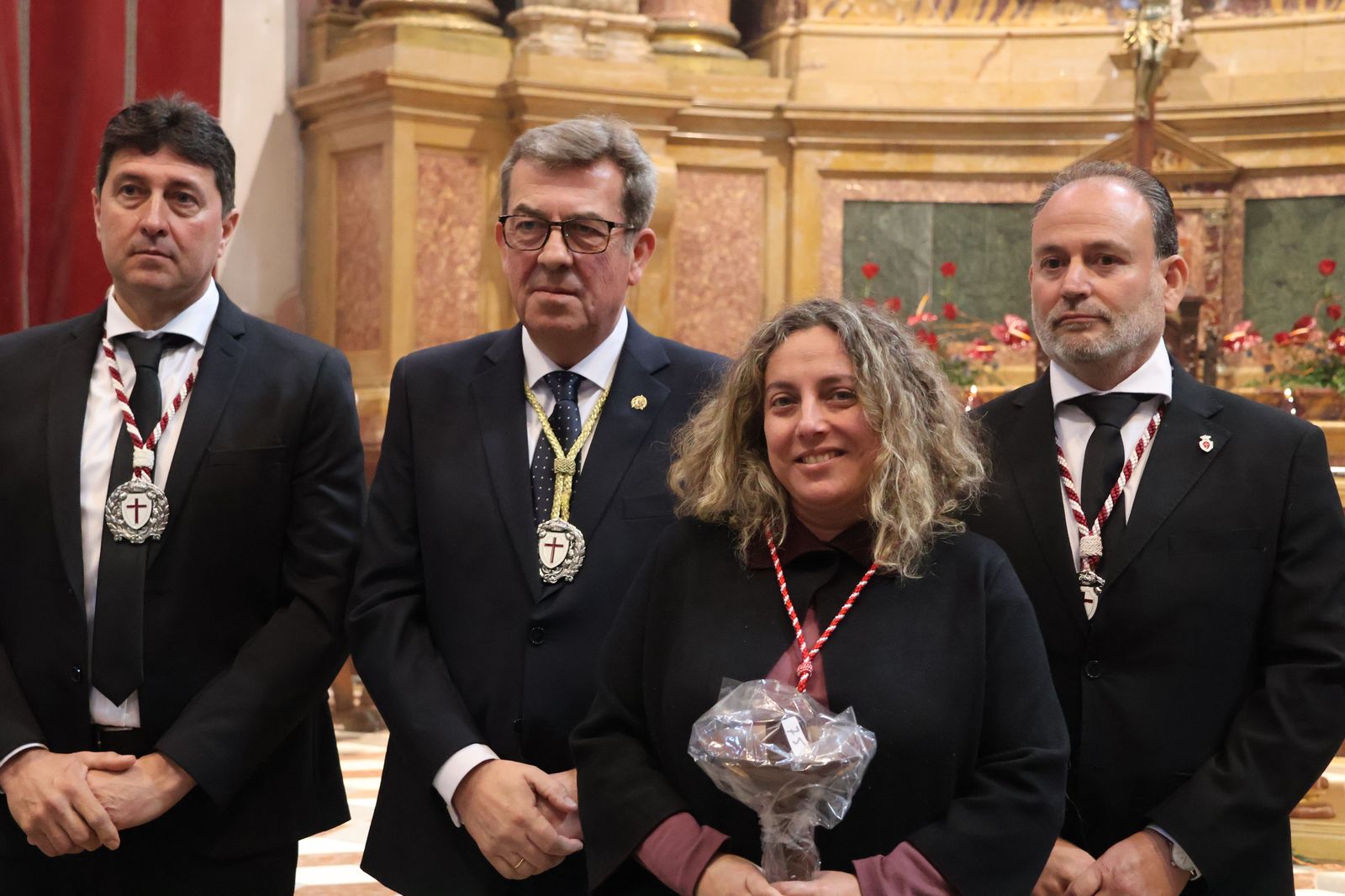 entrada-de-nuevos-hermanos-de-la-cofradia-del-silencio-19