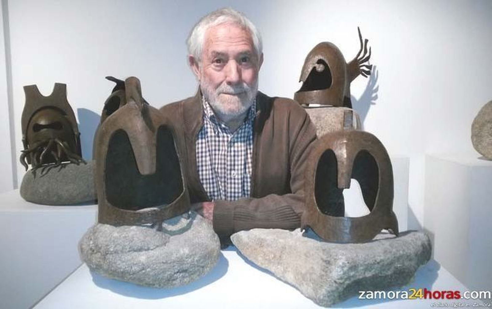 La exposición 'Cabezas', de José Luis Alonso Coomonte, puede visitarse en la Biblioteca Pública del Estado hasta el 29 de junio