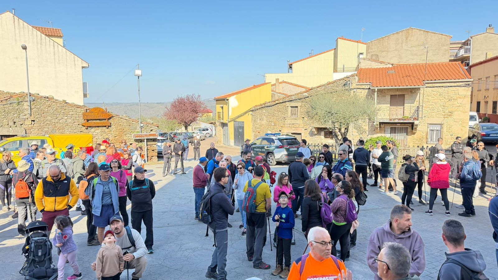 Marcha senderiesta mieza