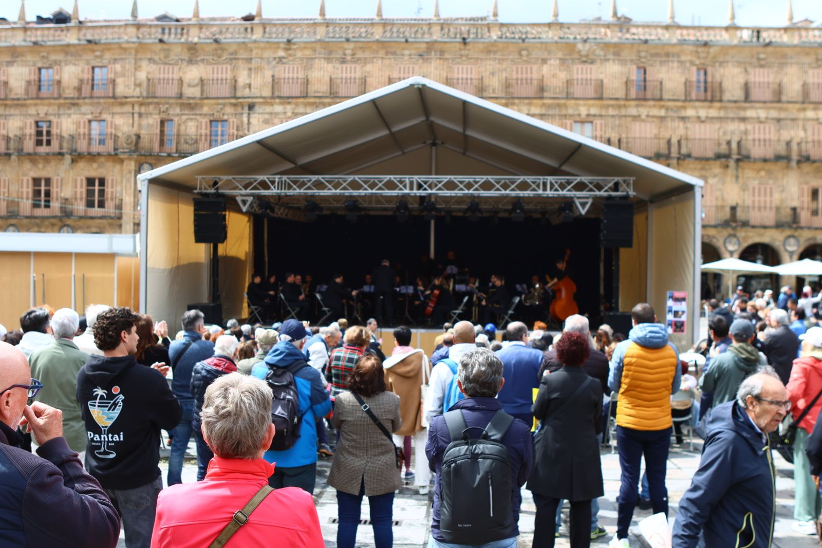 Feria municipal del libro en la Plaza Mayor de Salamanca