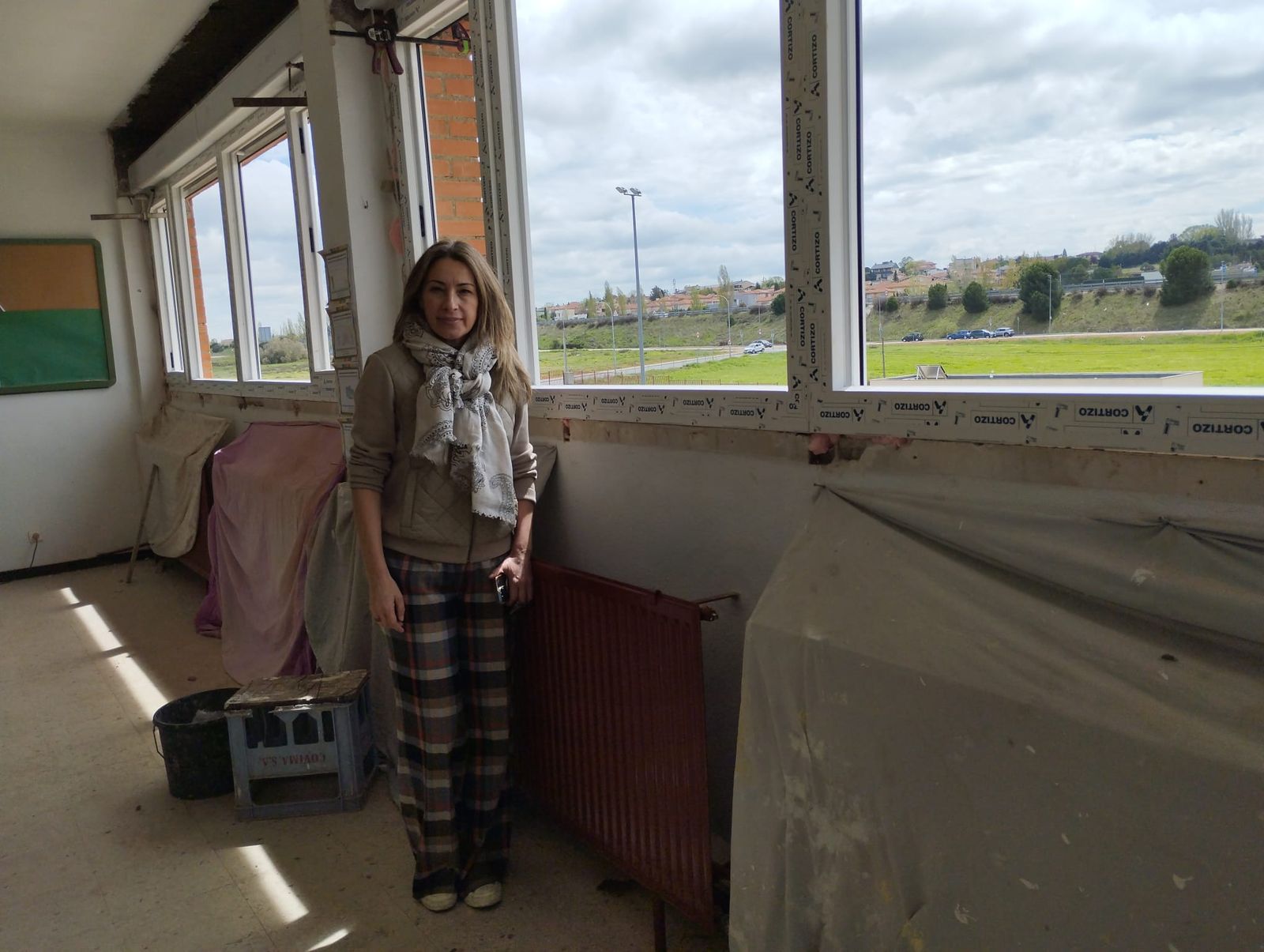 Santa Marta mejora la eficiencia energética del colegio Miguel Hernández con la renovación de ventanas