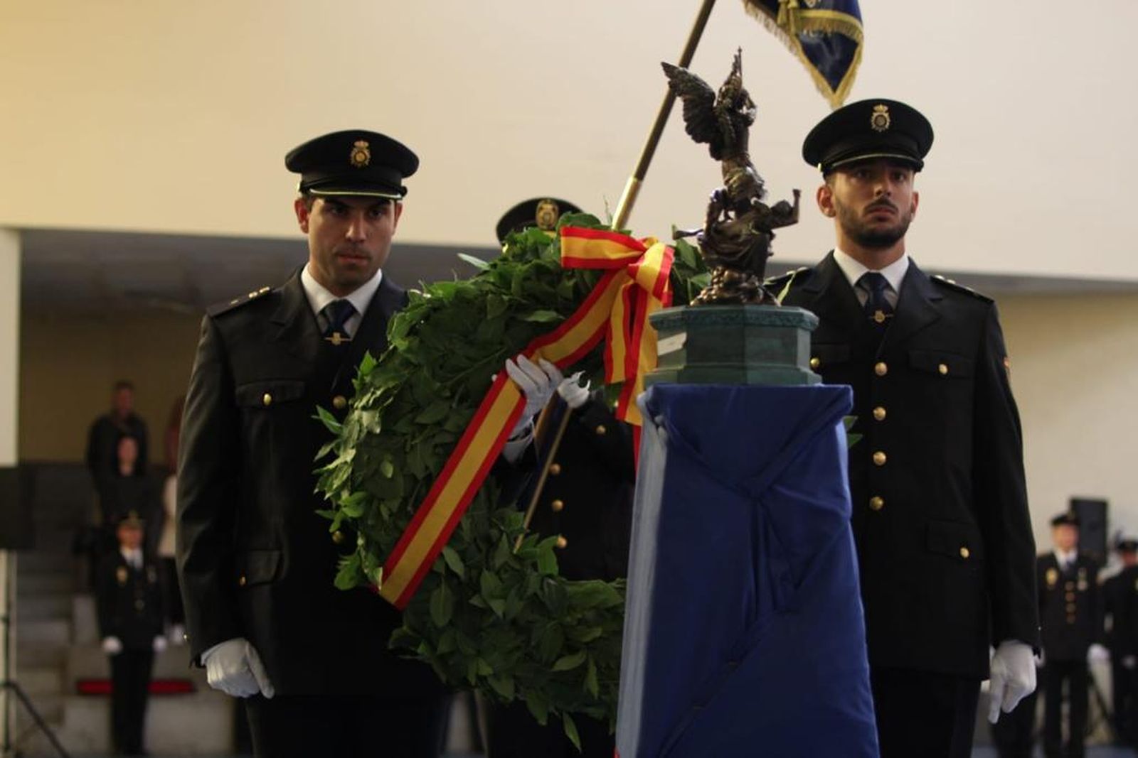 la-policia-nacional-de-salamanca-los-angeles-custodios-78