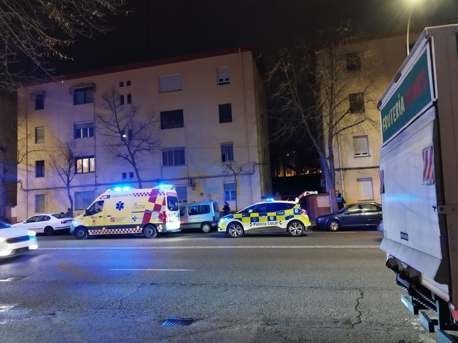 Dos personas heridas por una baldosa en el paseo de la Estación: rotura de tres dientes, fuerte dolor de húmero y fractura de cadera Dos personas heridas por una baldosa en el paseo de la Estación: rotura de tres dientes, fuerte dolor de húmero y fractura de cadera