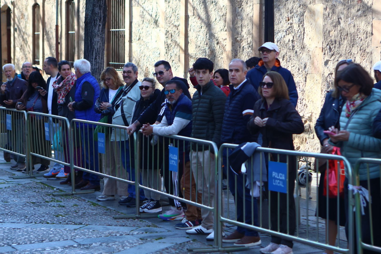 Procesión del encuentro de Nuestra Señora de la Alegría y Jesús Resucitado en el Domingo de Resurrección en Salamanca