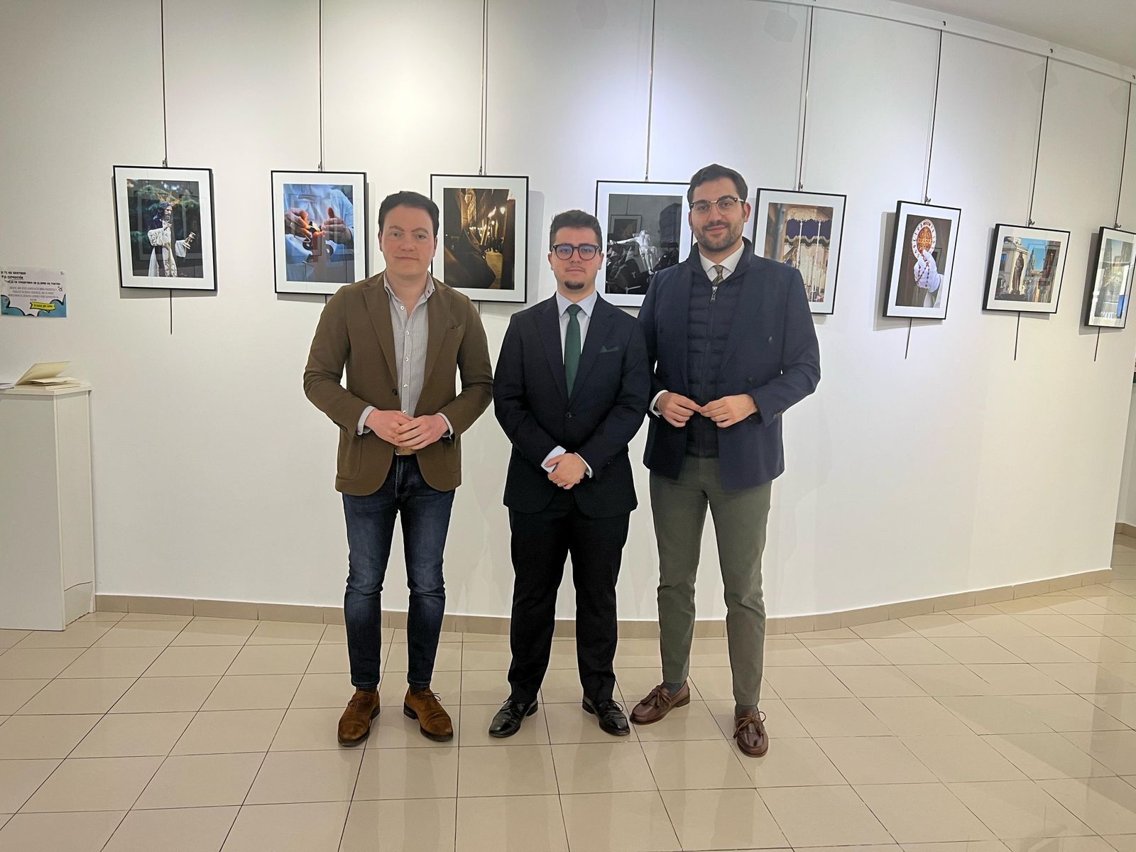 Exposición 'Instantes cofrades. Luces y sombras de la devoción'